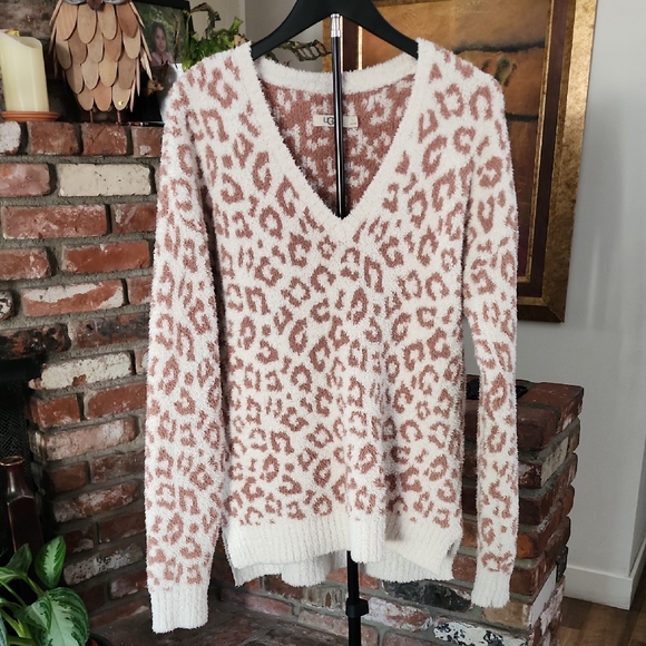 UGG Cecilia Cream Brown Leopard V-Neck Sweater Cozy Winter Street Chic - Picture 2 of 7
